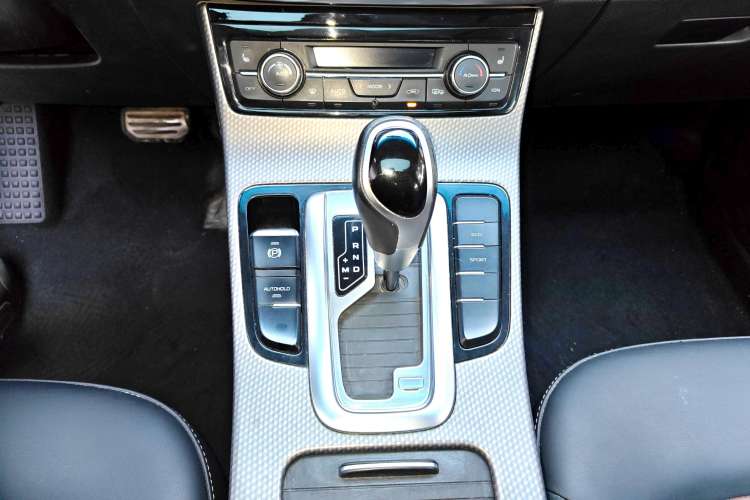 Used Geely Auto Emgrand GS 2017 Sport Edition 1.3T Automatic Smart Connectivity Model Gear Lever