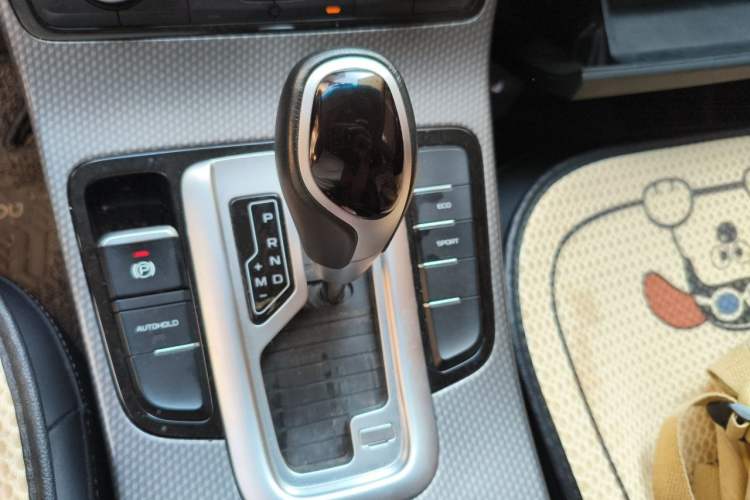 Used Geely Auto Emgrand GS 2017 Elegant Edition 1.3T Automatic Smart Connectivity Model Gear Lever
