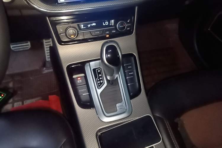 Used Geely Auto Emgrand GS 2017 Sport Edition 1.3T Automatic Smart Connectivity Model Gear Lever
