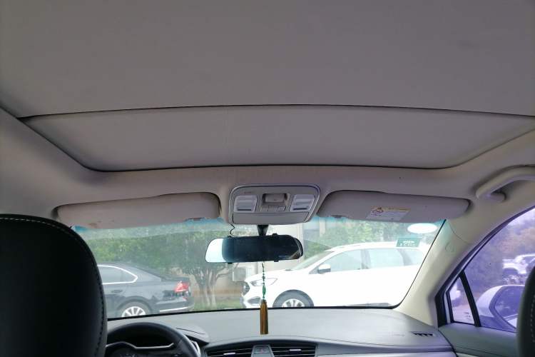 Used Geely Auto Emgrand GS 2017 Sport Edition 1.3T Automatic Smart Connectivity Model Headliner