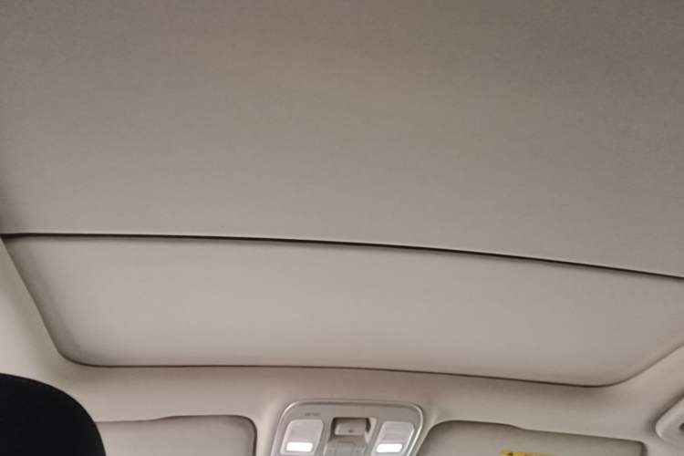 Used Geely Auto Emgrand GS 2017 Sport Edition 1.3T Automatic Smart Connectivity Model Headliner