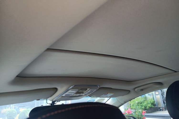 Used Geely Auto Emgrand GS 2017 Sport Edition 1.3T Automatic Smart Connectivity Model Headliner