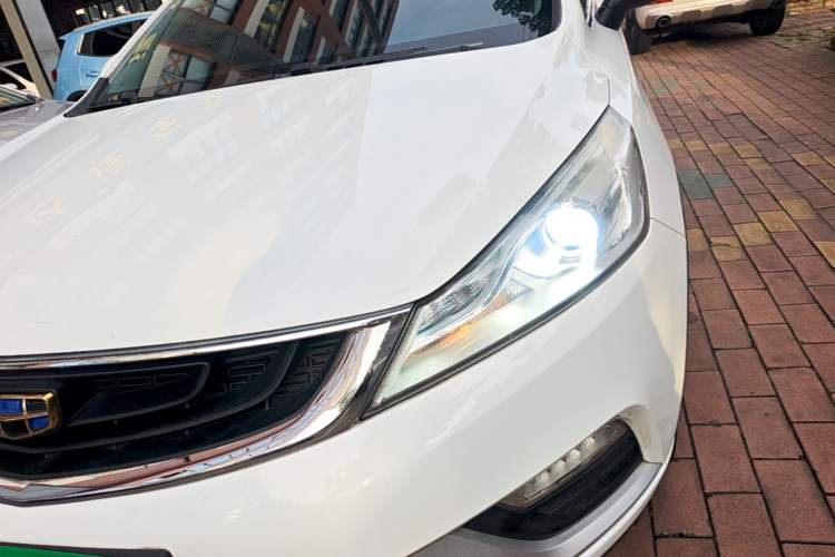 Used Geely Auto Emgrand GS 2017 Elegant Edition 1.3T Automatic Smart Connectivity Model Left Front Headlight