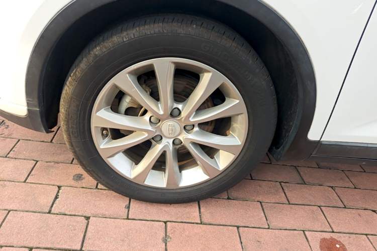 Used Geely Auto Emgrand GS 2017 Elegant Edition 1.3T Automatic Smart Connectivity Model Left Front Wheel Hub