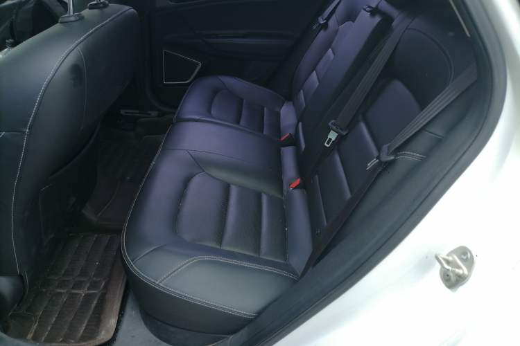 Used Geely Auto Emgrand GS 2017 Sport Edition 1.3T Automatic Smart Connectivity Model Left Rear Seat