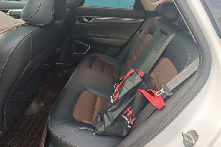 Used Geely Auto Emgrand GS 2017 Sport Edition 1.3T Automatic Smart Connectivity Model Left Rear Seat
