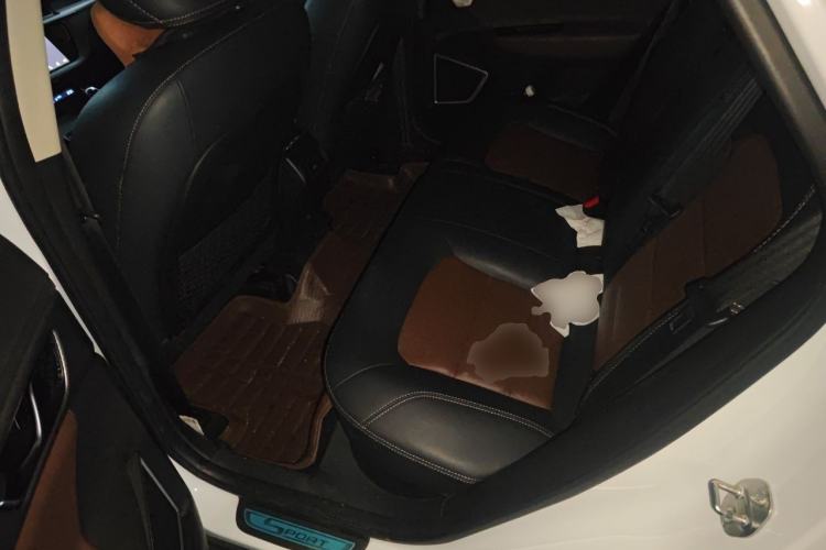 Used Geely Auto Emgrand GS 2017 Sport Edition 1.3T Automatic Smart Connectivity Model Left Rear Seat