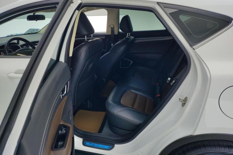 Used Geely Auto Emgrand GS 2017 Sport Edition 1.3T Automatic Smart Connectivity Model Left Rear Seat