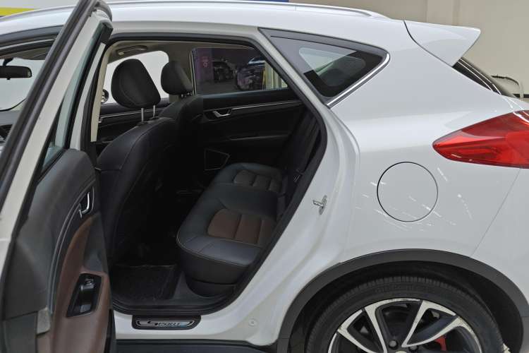 Used Geely Auto Emgrand GS 2017 Sport Edition 1.3T Automatic Smart Connectivity Model Left Rear Seat