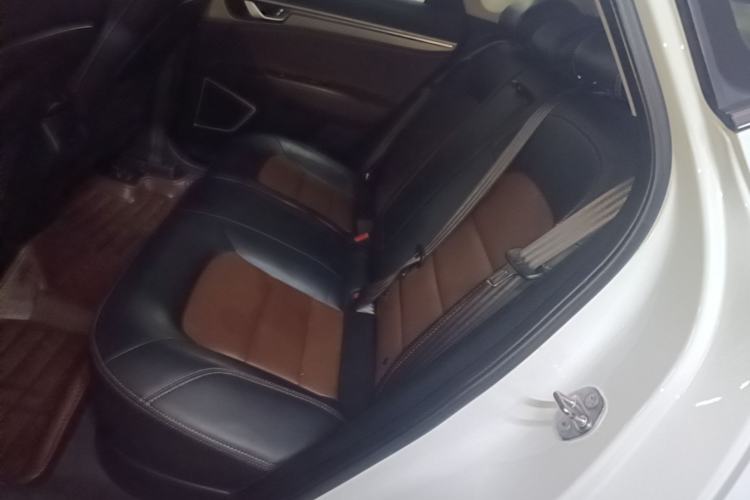 Used Geely Auto Emgrand GS 2017 Sport Edition 1.3T Automatic Smart Connectivity Model Left Rear Seat