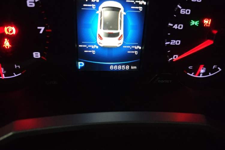 Used Geely Auto Emgrand GS 2017 Elegant Edition 1.3T Automatic Smart Connectivity Model Odometer Close Up