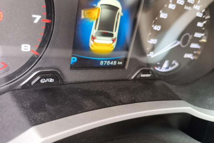 Used Geely Auto Emgrand GS 2017 Elegant Edition 1.3T Automatic Smart Connectivity Model Odometer Close Up