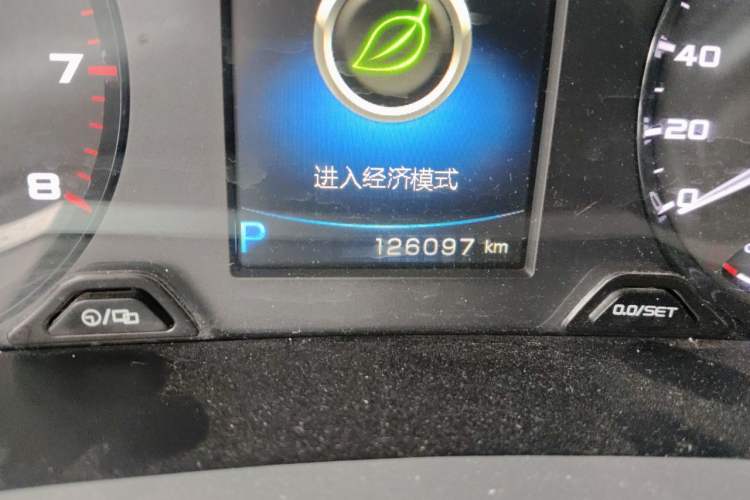 Used Geely Auto Emgrand GS 2017 Sport Edition 1.3T Automatic Smart Connectivity Model Odometer Close Up