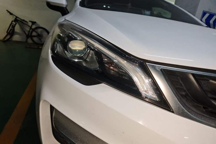 Used Geely Auto Emgrand GS 2017 Sport Edition 1.3T Automatic Smart Connectivity Model Right Front Headlight