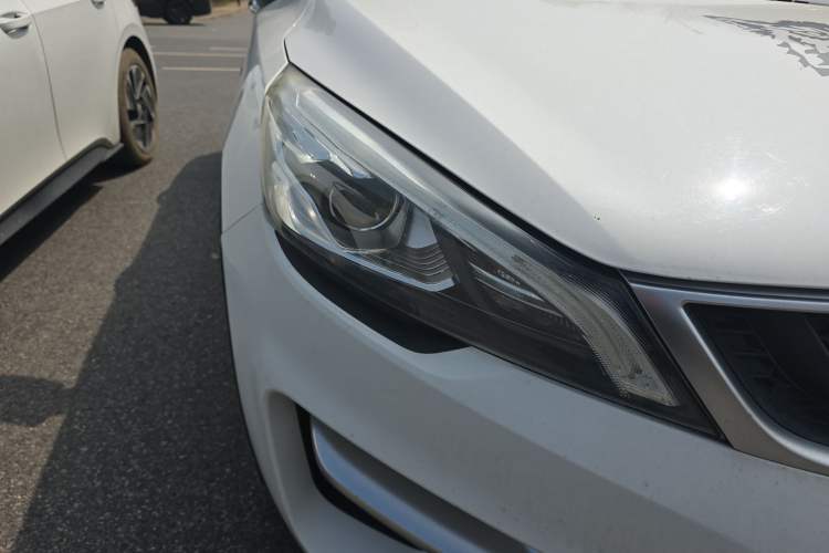 Used Geely Auto Emgrand GS 2017 Sport Edition 1.3T Automatic Smart Connectivity Model Right Front Headlight