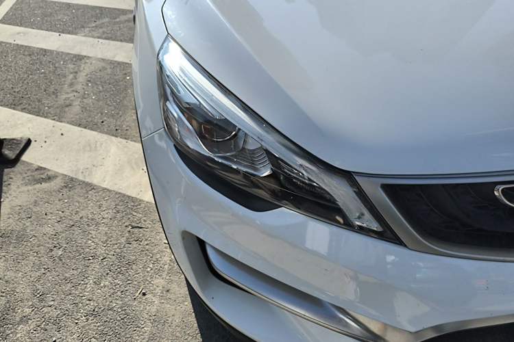 Used Geely Auto Emgrand GS 2017 Sport Edition 1.3T Automatic Smart Connectivity Model Right Front Headlight