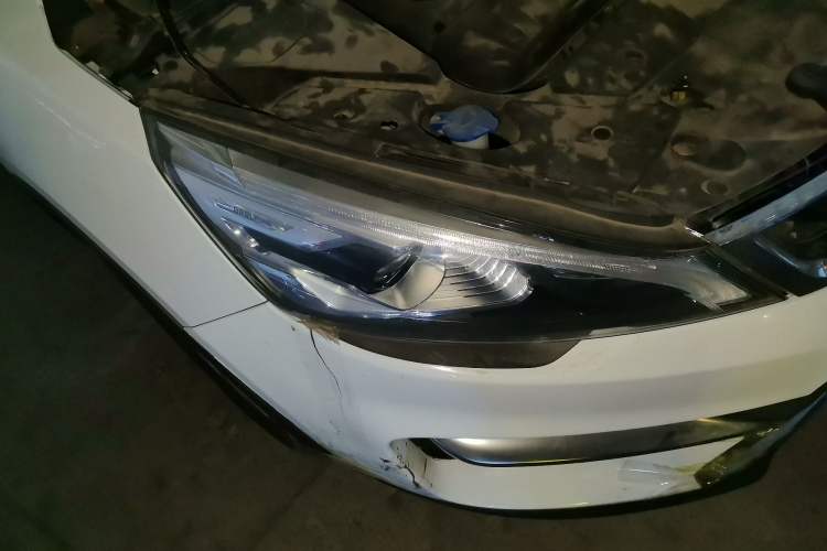 Used Geely Auto Emgrand GS 2017 Elegant Edition 1.3T Automatic Smart Connectivity Model Right Front Headlight