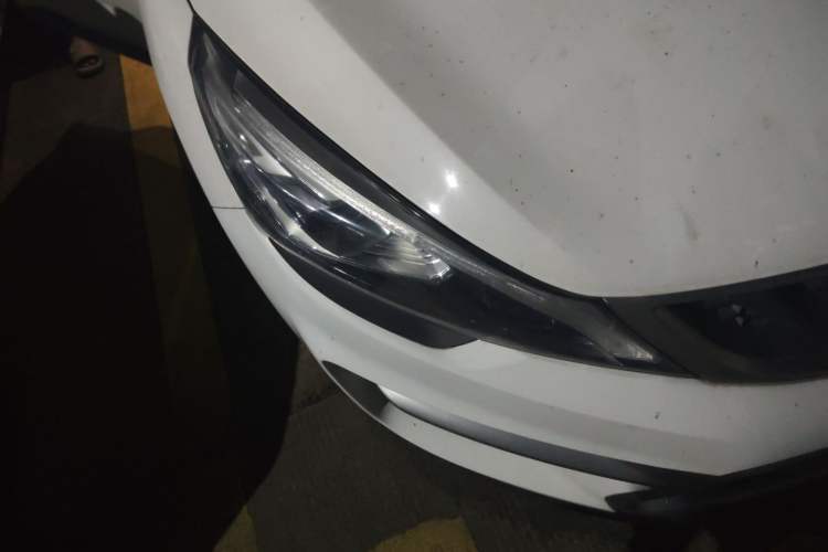 Used Geely Auto Emgrand GS 2017 Sport Edition 1.3T Automatic Smart Connectivity Model Right Front Headlight