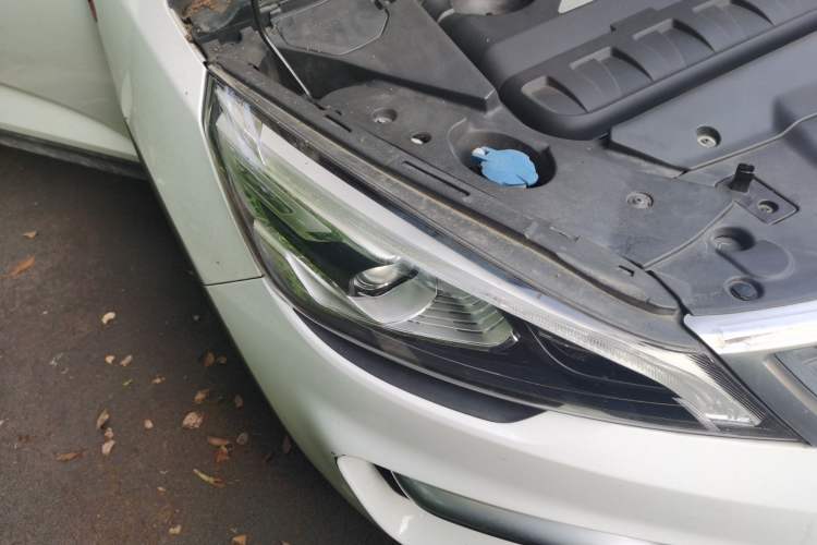 Used Geely Auto Emgrand GS 2017 Sport Edition 1.3T Automatic Smart Connectivity Model Right Front Headlight