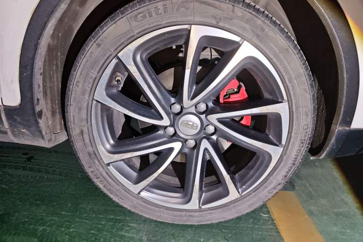 Used Geely Auto Emgrand GS 2017 Sport Edition 1.3T Automatic Smart Connectivity Model Right Front Wheel Hub