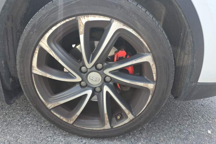 Used Geely Auto Emgrand GS 2017 Sport Edition 1.3T Automatic Smart Connectivity Model Right Front Wheel Hub