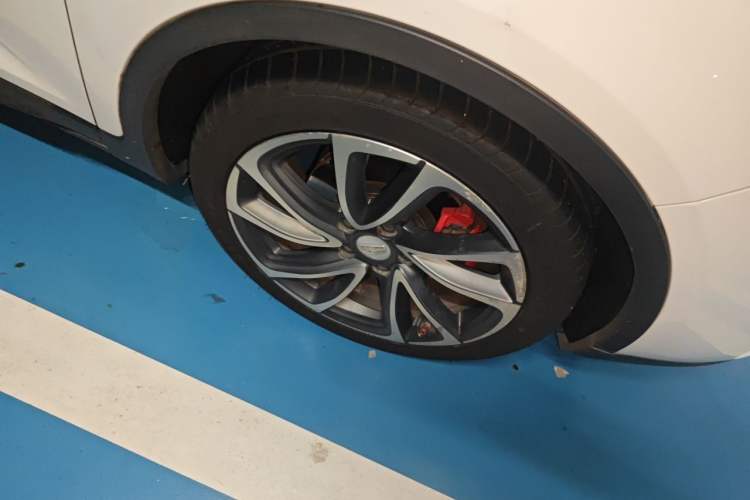 Used Geely Auto Emgrand GS 2017 Sport Edition 1.3T Automatic Smart Connectivity Model Right Front Wheel Hub