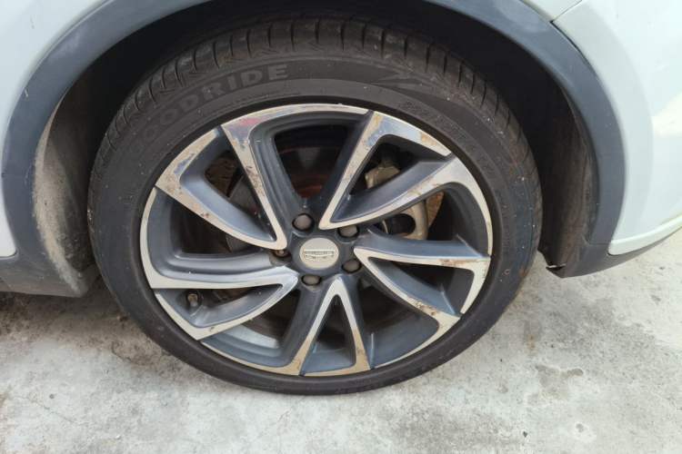 Used Geely Auto Emgrand GS 2017 Elegant Edition 1.3T Automatic Smart Connectivity Model Right Front Wheel Hub