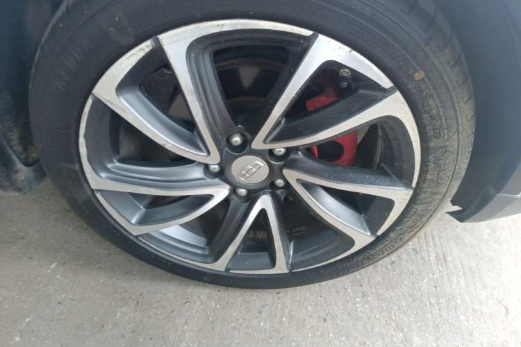 Used Geely Auto Emgrand GS 2017 Sport Edition 1.3T Automatic Smart Connectivity Model Right Front Wheel Hub