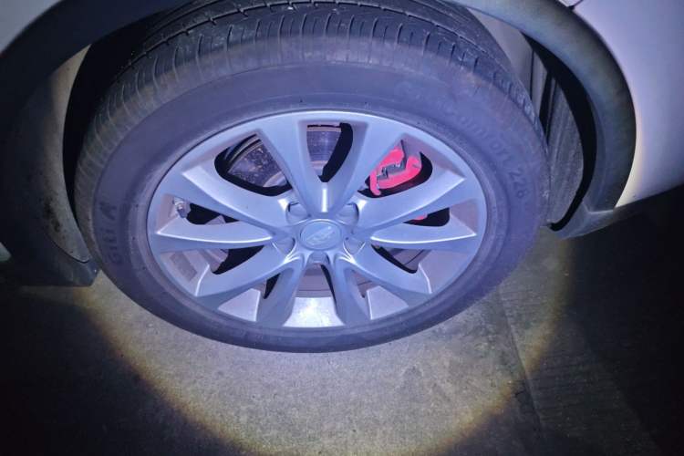 Used Geely Auto Emgrand GS 2017 Sport Edition 1.3T Automatic Smart Connectivity Model Right Front Wheel Hub