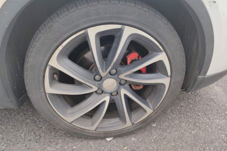 Used Geely Auto Emgrand GS 2017 Sport Edition 1.3T Automatic Smart Connectivity Model Right Front Wheel Hub