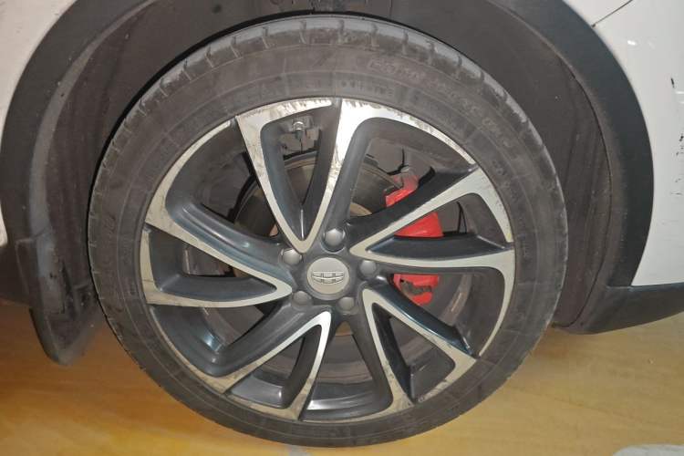 Used Geely Auto Emgrand GS 2017 Sport Edition 1.3T Automatic Smart Connectivity Model Right Front Wheel Hub