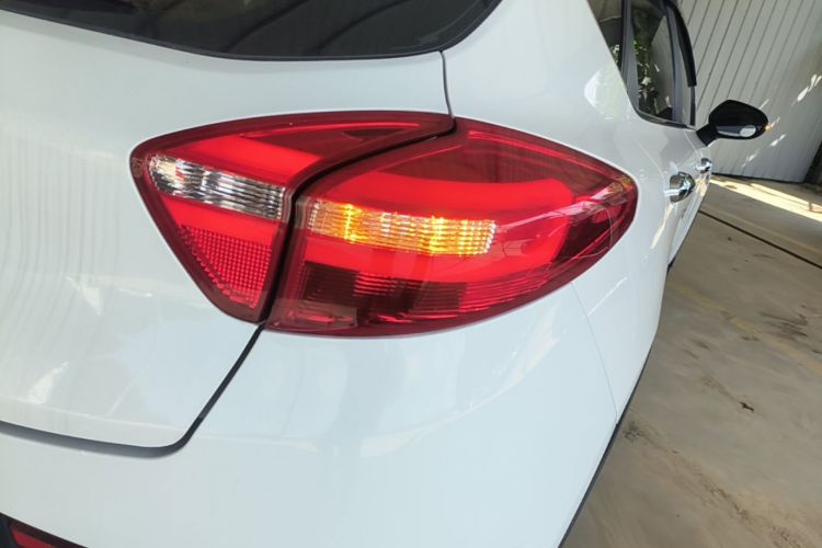 Used Geely Auto Emgrand GS 2017 Sport Edition 1.3T Automatic Smart Connectivity Model Right Rear Taillight
