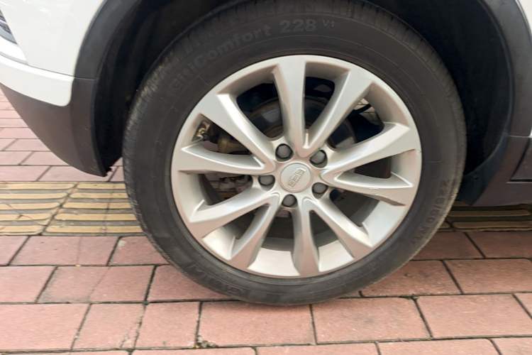 Used Geely Auto Emgrand GS 2017 Elegant Edition 1.3T Automatic Smart Connectivity Model Right Rear Wheel Hub