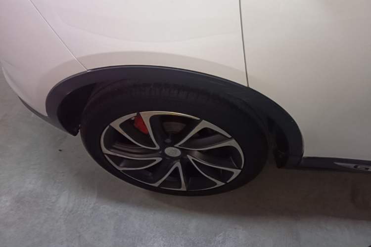 Used Geely Auto Emgrand GS 2017 Sport Edition 1.3T Automatic Smart Connectivity Model Right Rear Wheel Hub