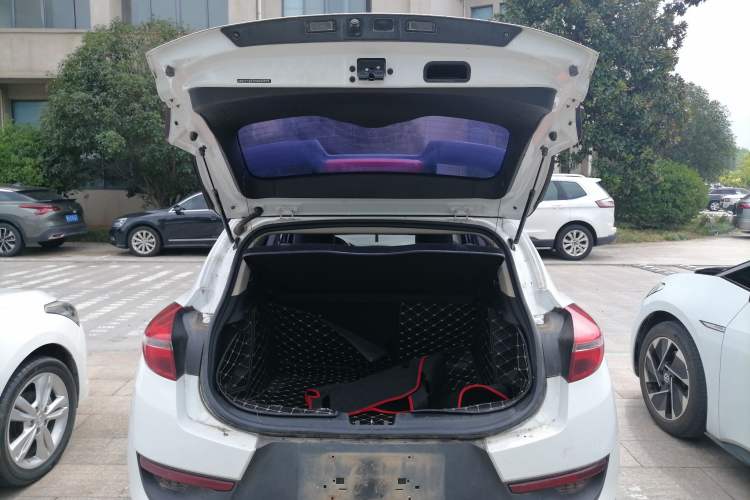 Used Geely Auto Emgrand GS 2017 Sport Edition 1.3T Automatic Smart Connectivity Model Trunk