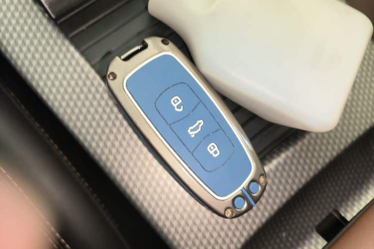 Used Geely Auto Emgrand GS 2017 Sport Edition 1.3T Automatic Smart Connectivity Model Vehicle Key