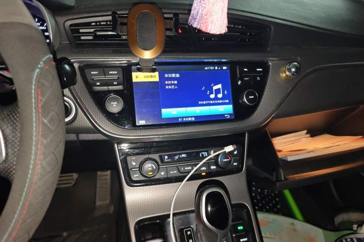 Used Geely Auto Emgrand GS 2017 Sport Edition 1.3T Automatic Smart Connectivity Model Audio And AC Panel