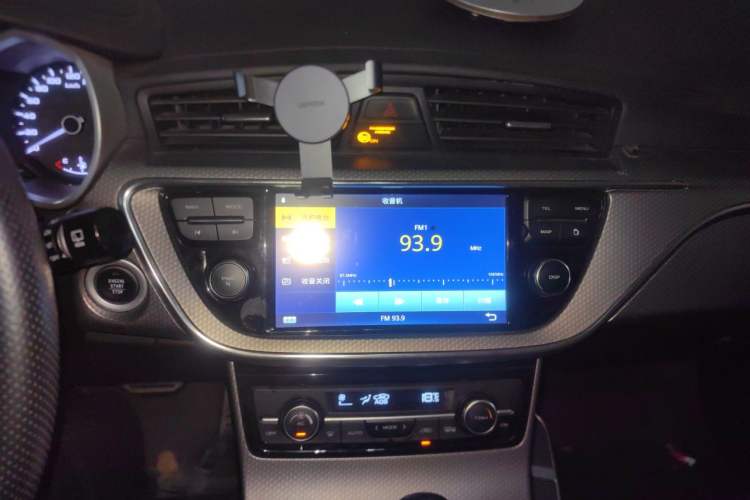 Used Geely Auto Emgrand GS 2017 Sport Edition 1.3T Automatic Smart Connectivity Model Audio And AC Panel