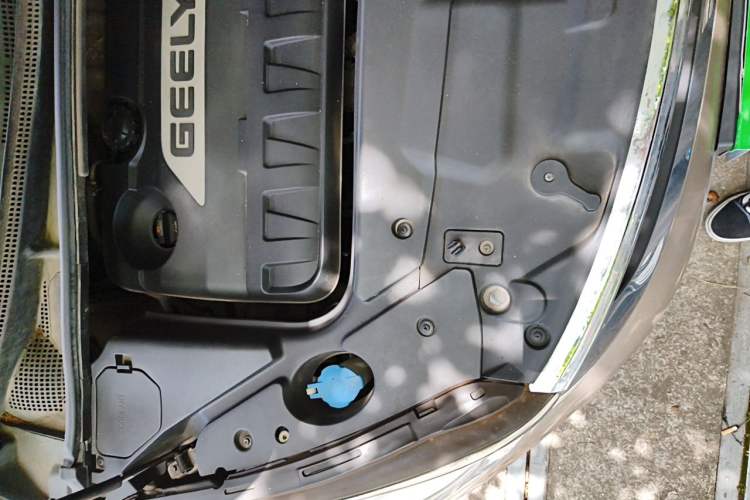 Used Geely Auto Emgrand GS 2017 Elegant Edition 1.3T Automatic Smart Connectivity Model Engine Bay Right