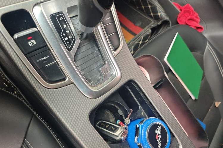 Used Geely Auto Emgrand GS 2017 Elegant Edition 1.3T Automatic Smart Connectivity Model Gear Lever
