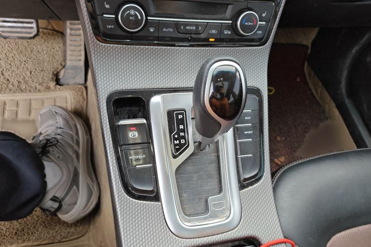 Used Geely Auto Emgrand GS 2017 Sport Edition 1.3T Automatic Smart Connectivity Model Gear Lever