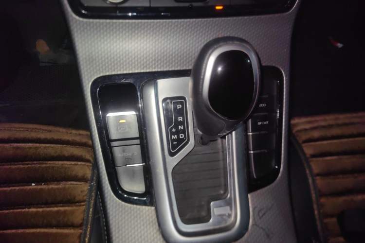 Used Geely Auto Emgrand GS 2017 Sport Edition 1.3T Automatic Smart Connectivity Model Gear Lever