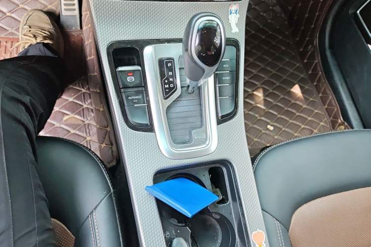 Used Geely Auto Emgrand GS 2017 Elegant Edition 1.3T Automatic Smart Connectivity Model Gear Lever