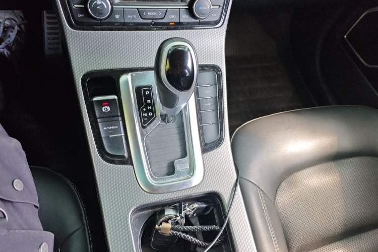 Used Geely Auto Emgrand GS 2017 Sport Edition 1.3T Automatic Smart Connectivity Model Gear Lever