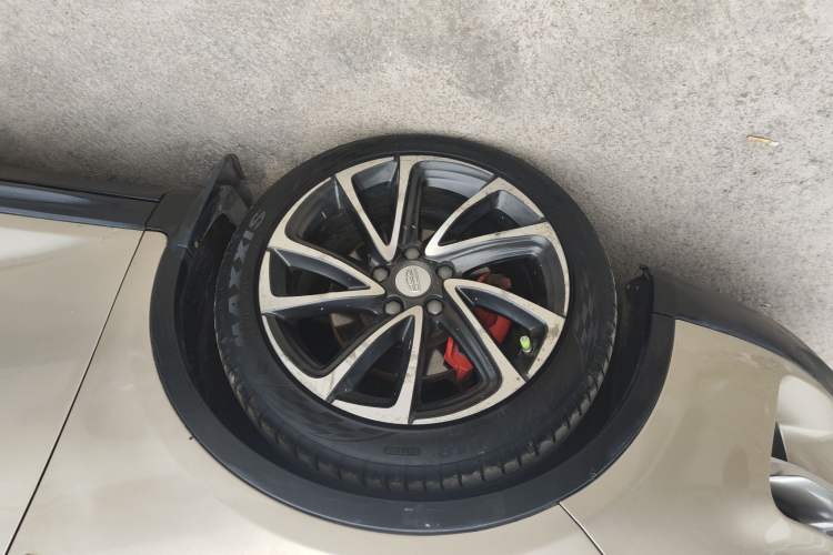 Used Geely Auto Emgrand GS 2017 Sport Edition 1.3T Automatic Smart Connectivity Model Left Front Wheel Hub