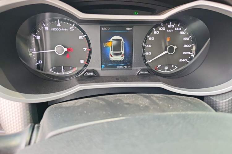 Used Geely Auto Emgrand GS 2017 Elegant Edition 1.3T Automatic Smart Connectivity Model Odometer Close Up