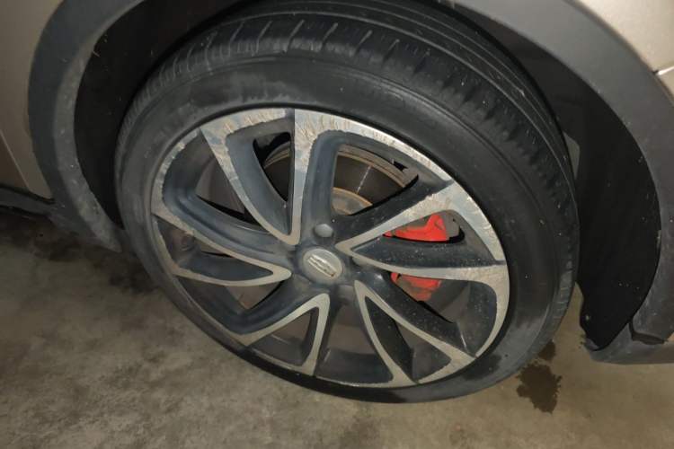 Used Geely Auto Emgrand GS 2017 Sport Edition 1.3T Automatic Smart Connectivity Model Right Front Wheel Hub