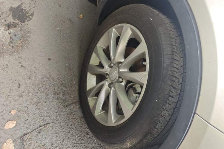 Used Geely Auto Emgrand GS 2017 Elegant Edition 1.3T Automatic Smart Connectivity Model Right Front Wheel Hub
