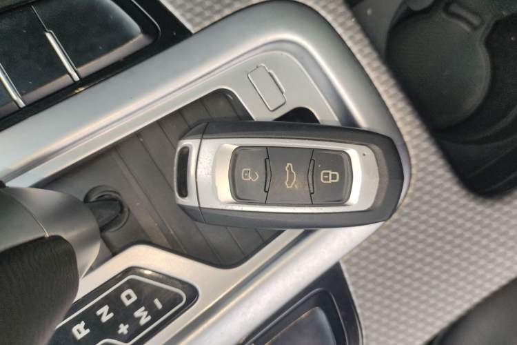 Used Geely Auto Emgrand GS 2017 Sport Edition 1.3T Automatic Smart Connectivity Model Vehicle Key