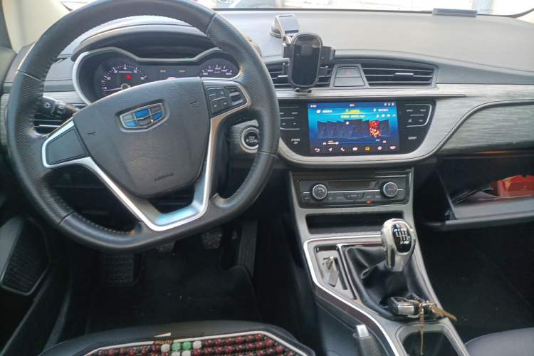Used Geely Auto Emgrand GS 2018 Elegant Edition 1.8L Manual LingShang Model Center Console